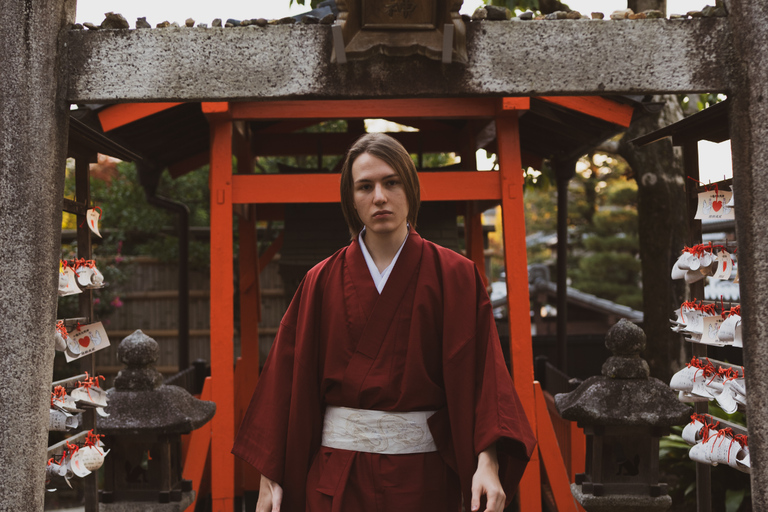 Kyoto: Private Kimono Photoshoot for Couples and Solo