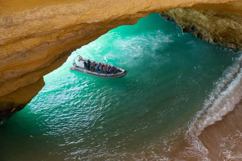 Albufeira Dolfijnen Benagil Grotten En Kustlijn Rondvaart GetYourGuide