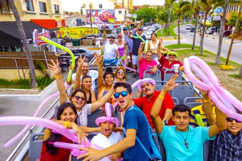Mazatlán: Double-Decker Bus, Cliff Diving & Walking Tour
