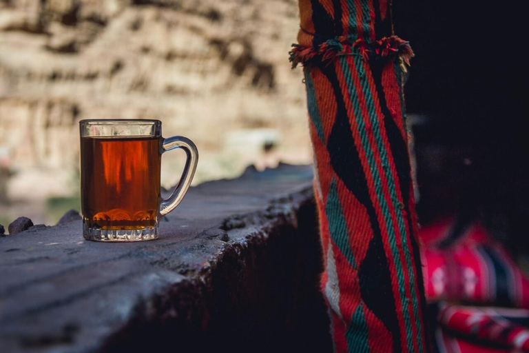 Wadi Rum: Solo Travelers Desert Adventure with Dinner