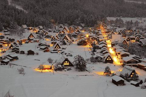 From Takayama: Private Shirakawa-go Day-Trip with Transport