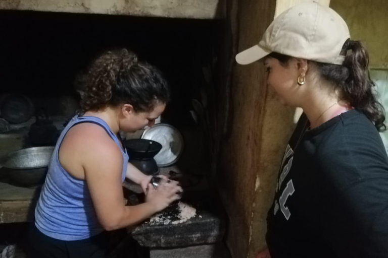 Kandy: Knuckles Mountain Range Full-Day Hike with Lunch