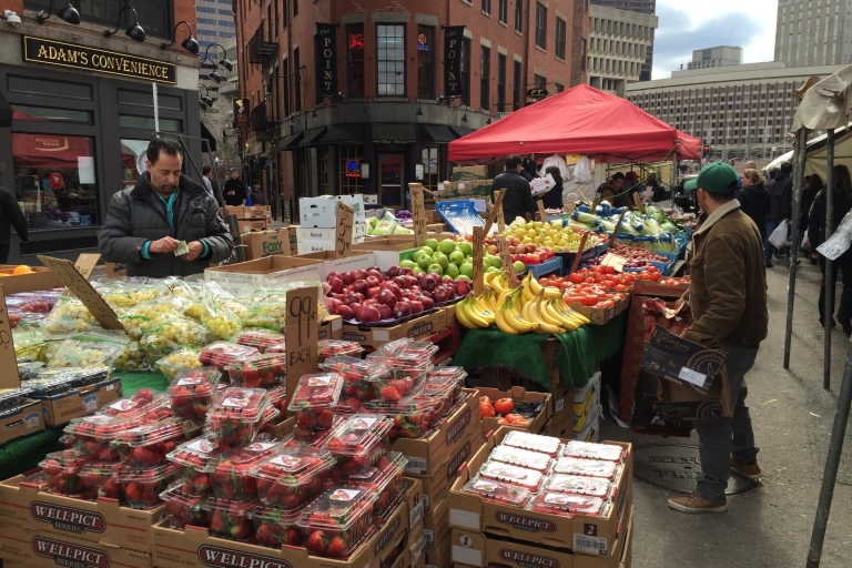 Boston: piesza wycieczka z przewodnikiem z degustacją owoców morzaWycieczka grupowa w języku angielskim
