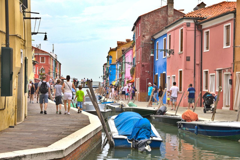 Venezia: tour privato delle attrazioni locali e delle gemme nascosteTour di 3 ore delle gemme di Venezia