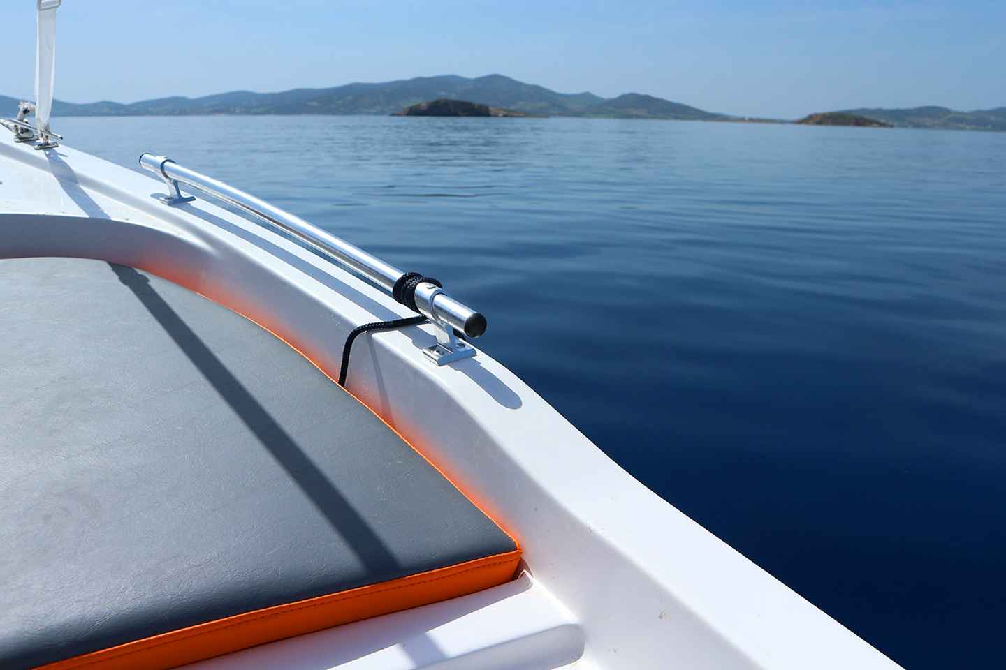 Noleggio Barca Giornata Intera a Paros: Guida Tu!