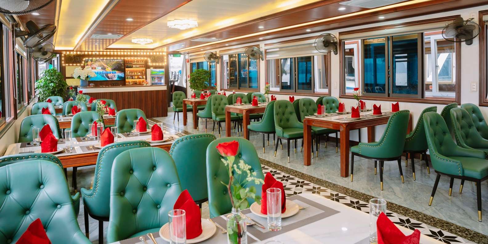 Hanoi: Ha Long Bay Day Cruise - Swimming, Meal, Kayaking