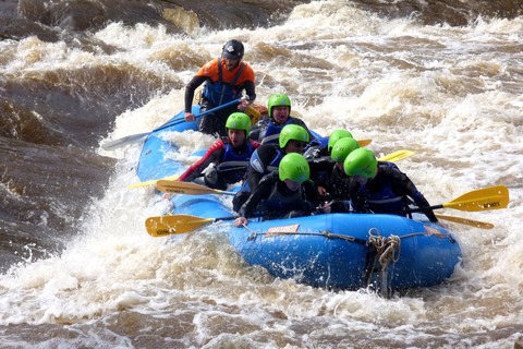 Pitlochry, Schotland: Zomer wildwaterrafttochtPitlochry, Schotland: zomerse wildwaterraftingtour