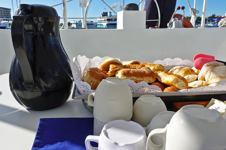 Desde Cancún: excursión de un día en catamarán a Isla Mujeres con almuerzo