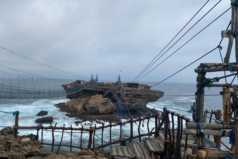 Yogyakarta : Hoogtepunten Jomblang Grot en Timang Strand Tour