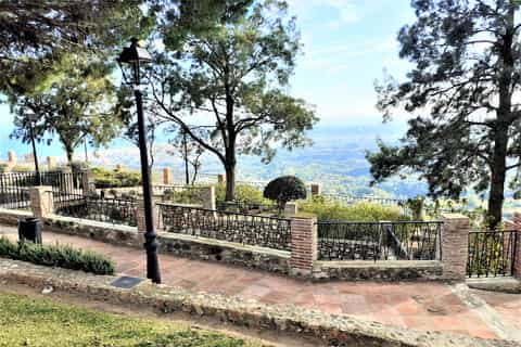 Mijas Pueblo: Private Half Day Tour from Marbella or Malaga