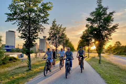 Hamburg: City & Harbor E-Bike Tour