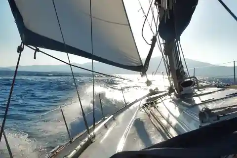 Paros : Iraklia, Schinoussa, & Naxos Sailing Tour avec déjeuner