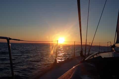 From Paros: Iraklia and Schinoussa Sailing Cruise with Lunch
