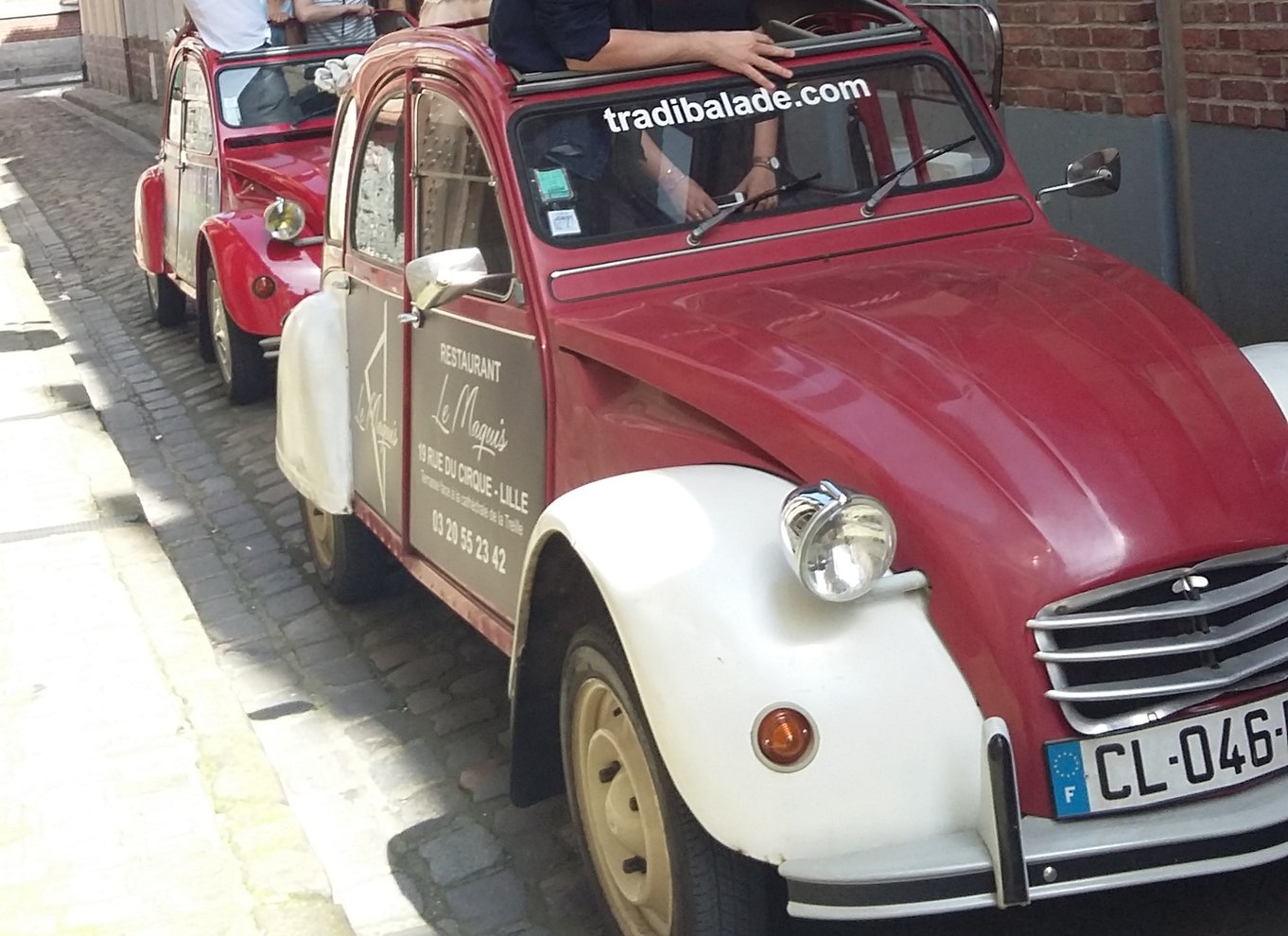 Lille køretur i konvertibel Citroen 2CV