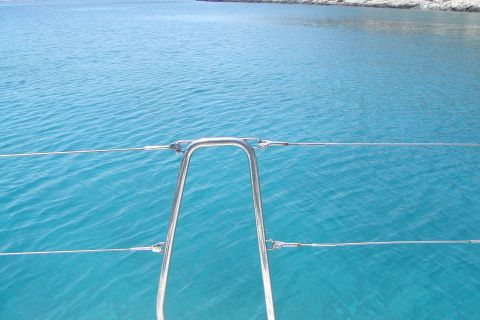 From Paros: Private Sailing Cruise with Lunch and Snorkeling