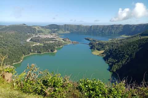 Lagoa das Empadadas, Ponta Delgada - Book Tickets & Tours | GetYourGui