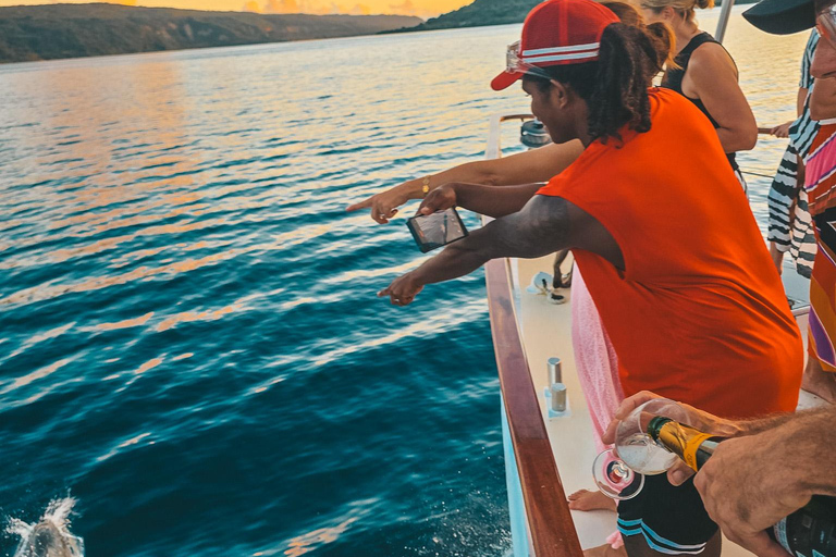 Havannah Harbour Sunset Cruise +Dinner (No Transfer/Own Way)