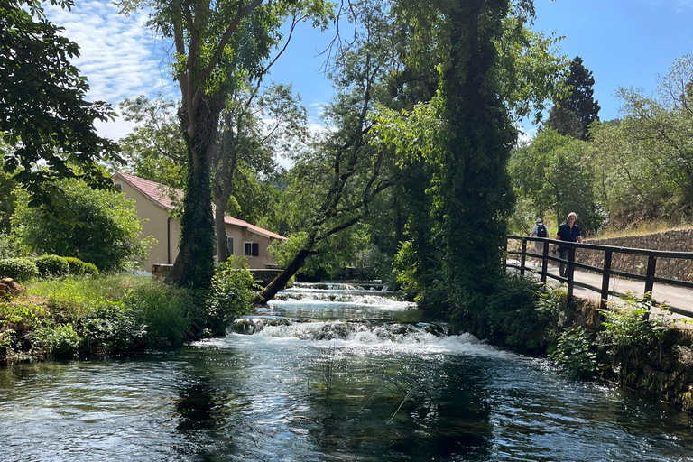 Zadar: wycieczka do wodospadów Krka, rejs statkiem i kąpielPopołudniowa wycieczka z Zadaru do Krki z biletami i rejsem