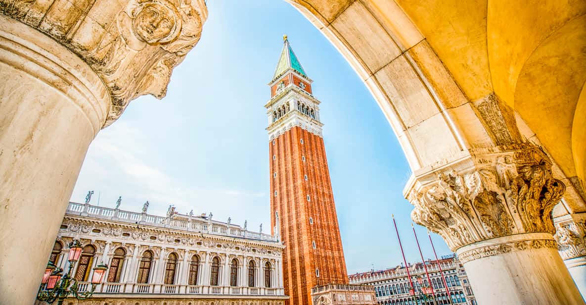 Venezia: tour a piedi della città e giro in gondola