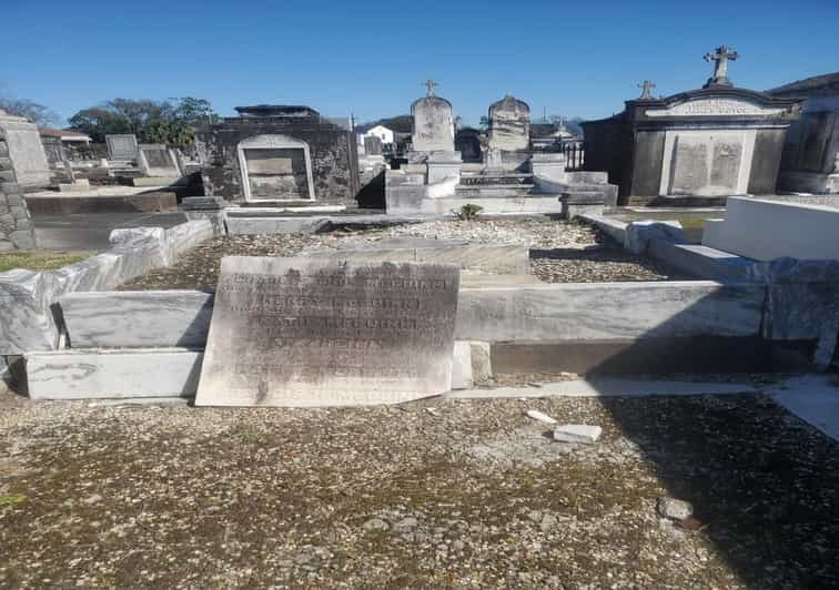 New Orleans: Cemeteries Insiders Walking Tour | GetYourGuide