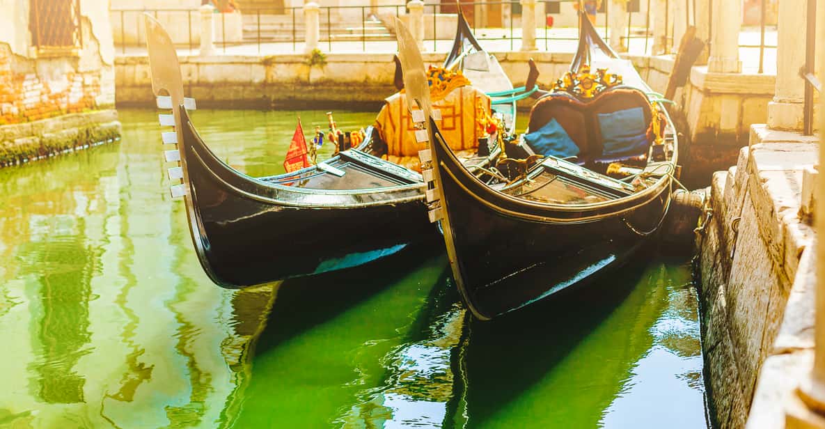 Venezia: giro in gondola con commento dal vivo