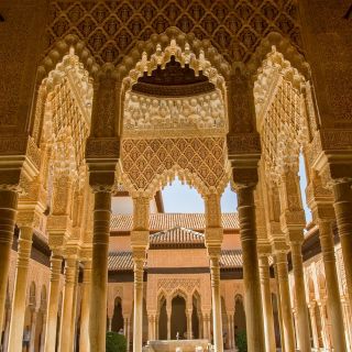 From Benalmadena: Alhambra Full-Day Tour with Nasrid Palaces