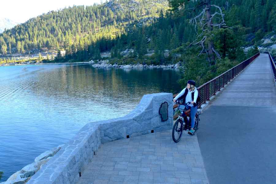Lake Tahoe: East Shore Trail Selbstgeführte E-Bike Tour. Foto: GetYourGuide