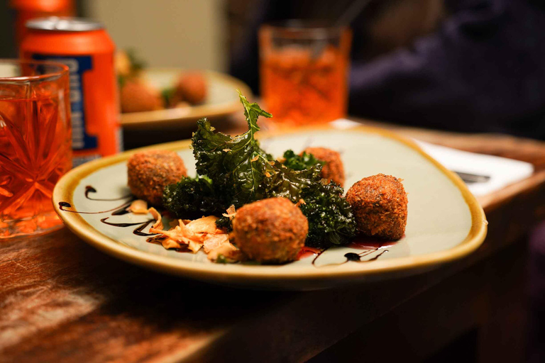 Eating Edinburgh: Old Town Food & Drinks Tour