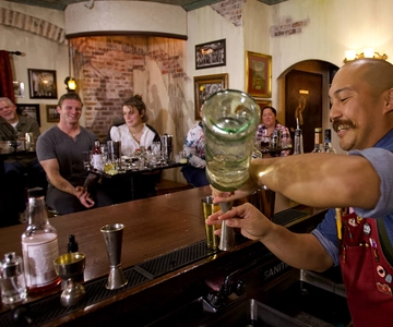 Savannah: Clase de coctelería en el Museo de la Prohibición Americana