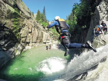 From Interlaken: Grimsel Gorge Canyoning Tour
