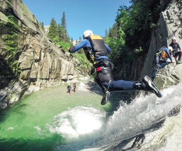Vanuit Interlaken: Grimsel Kloof Canyoning Tour