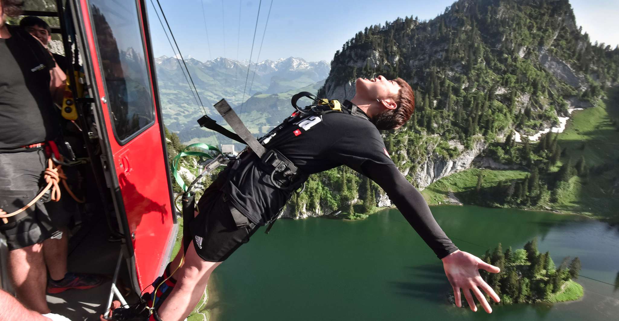 From Interlaken, Stockhorn Bungee Jump - Housity