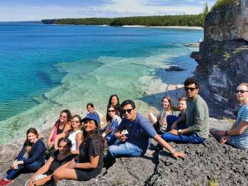 Von Toronto aus: Geführte Tagestour zum Bruce Peninsula National Park