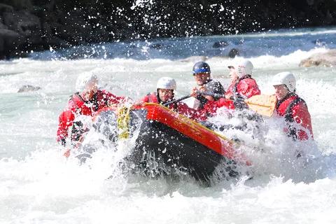 Ötztal: Action Wildwasser-Rafting in der Imster Schlucht