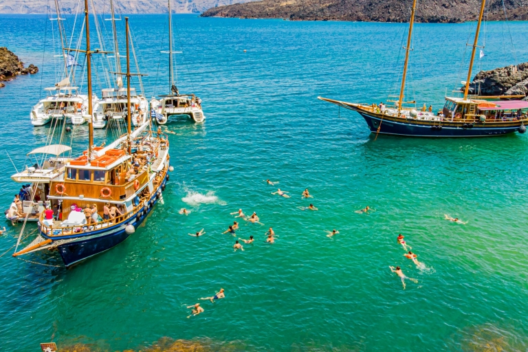 Santorini: 2-tägige Vulkankreuzfahrt & Bustour in Kombination