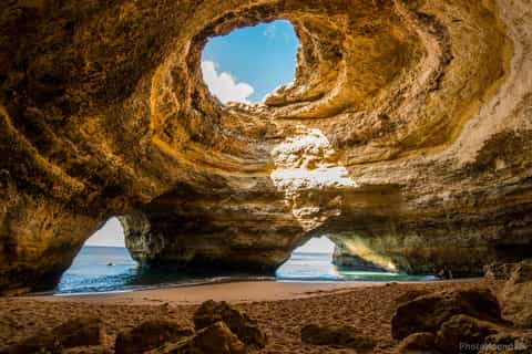 Portimão: 90-Minute Benagil Sea Caves Speedboat Adventure