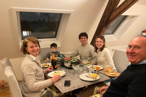 Zurich: Home-Hosted Cheese Dinner with Fondue or Raclette