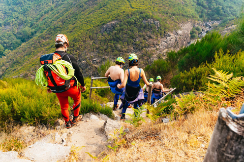 Do Porto: Viagem de Canyoning no Parque Nacional do Gerês