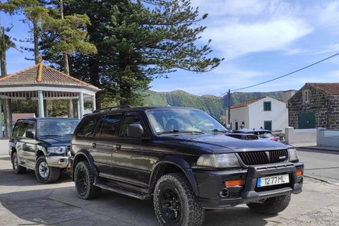Hidden Routes of Sete Cidades: Lagoons and Unique Landscapes 4x4 Hidden Routes of the Seven Cities: Lagoons and Unique Landscapes 4x4