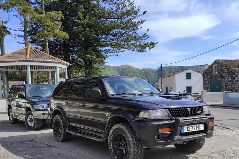 Hidden Routes of Sete Cidades: Lagoons and Unique Landscapes 4x4 Hidden Routes of the Seven Cities: Lagoons and Unique Landscapes 4x4