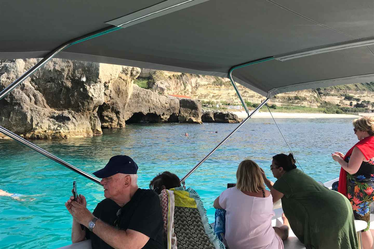 Tropea: Capo Vaticano Boat Trip with Snorkeling & Drink