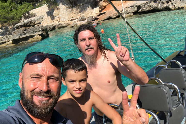 Majorque : Visite en bateau de la grotte bleue avec plongée en apnée