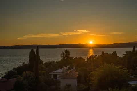 Lake Garda: Desenzano del Garda Sunset Boat Tour