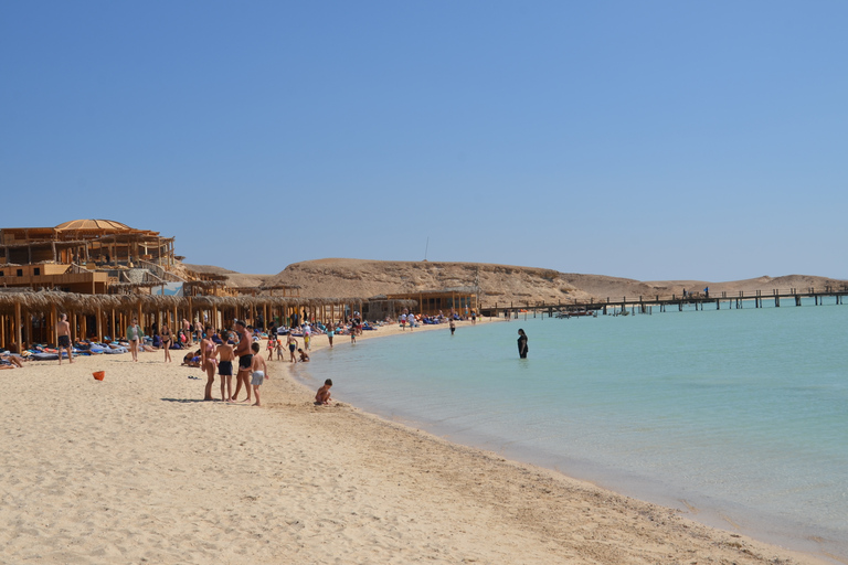 Îles Giftoun : transfert en hors bord et prise en chargeSortie avec prise en charge à Hurghada