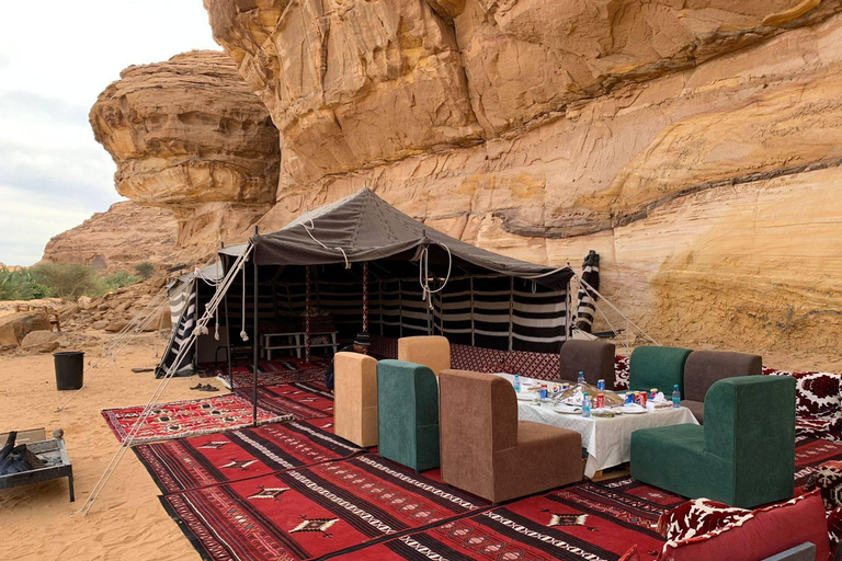 AlUla: Oasis Farm Tour and Traditional Feast with Locals