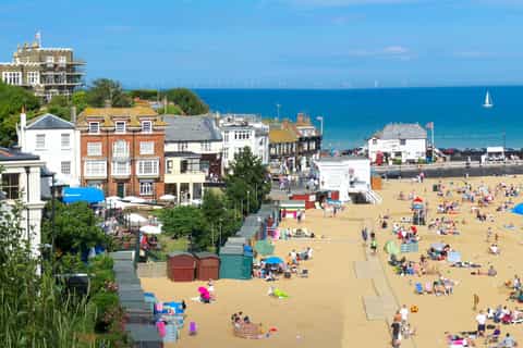 From London: Margate and Broadstairs Round-Trip Transfer