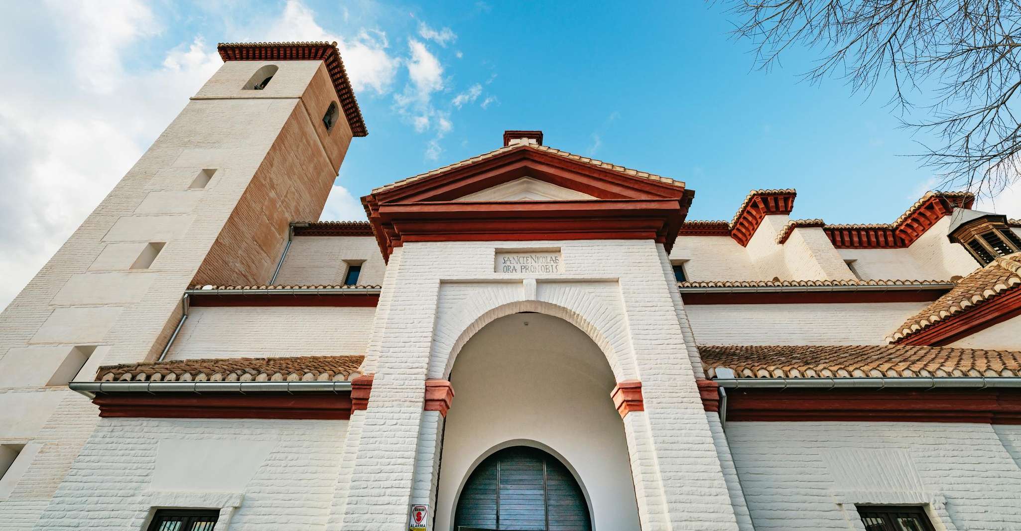 Granada, Sunset Walking Tour in Albaicín & Sacromonte - Housity