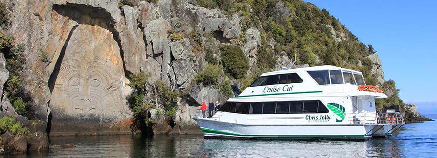Lac Taupo : croisière d'une heure et demie à la découverte des sculptures rupestres Māori