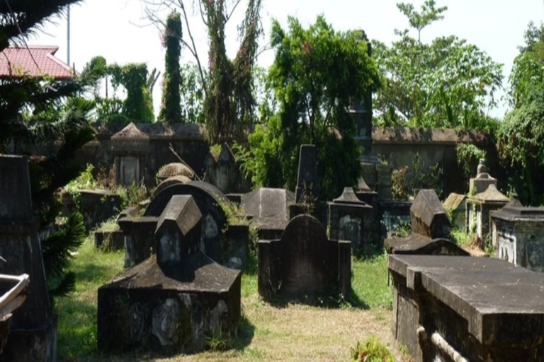 جولة ركوب الدراجات في ضوء القمر في كوتشي