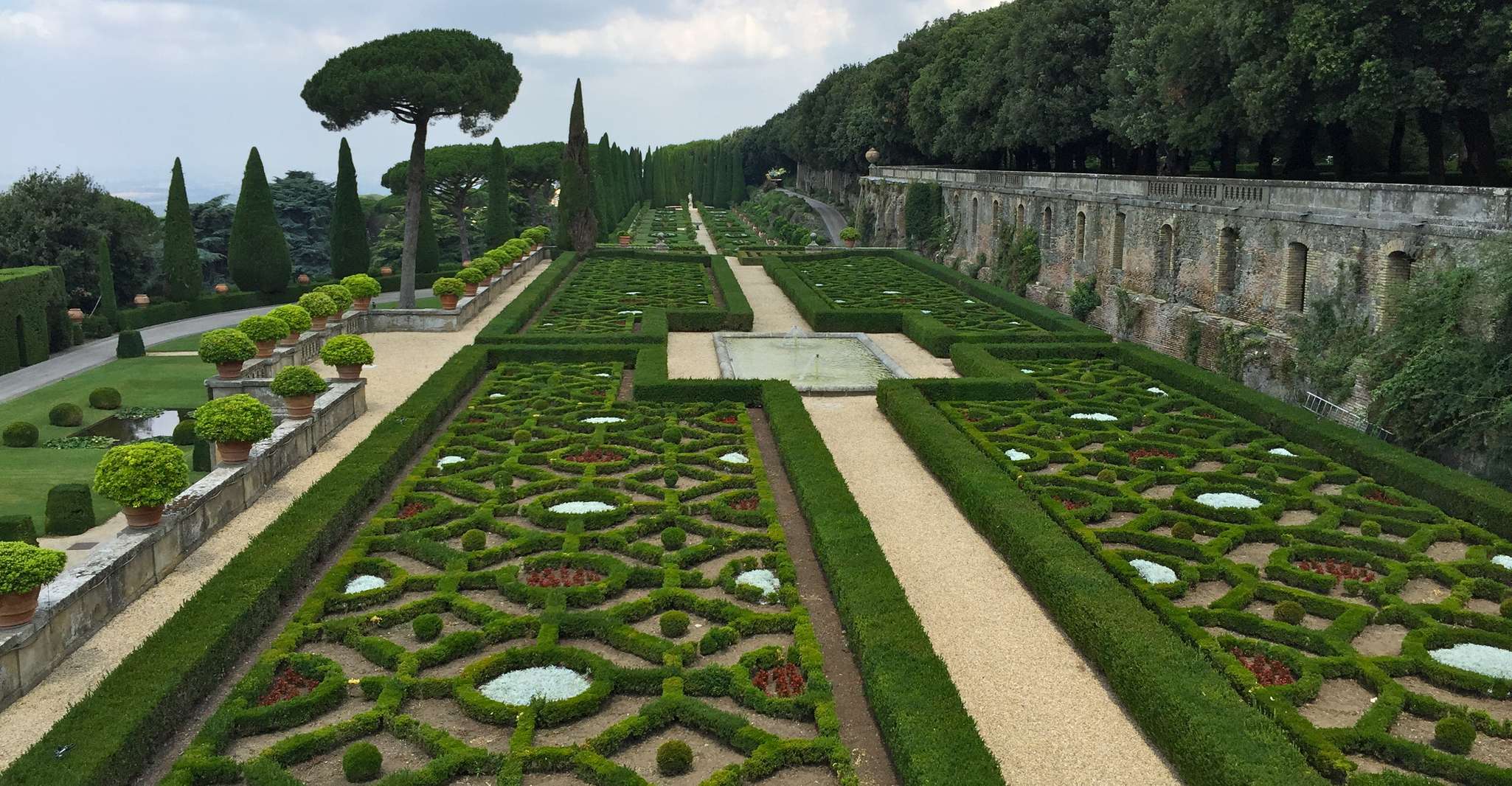 Roma, Giardini della Villa Pontificia a Castel Gandolfo Minibus - Hizvo